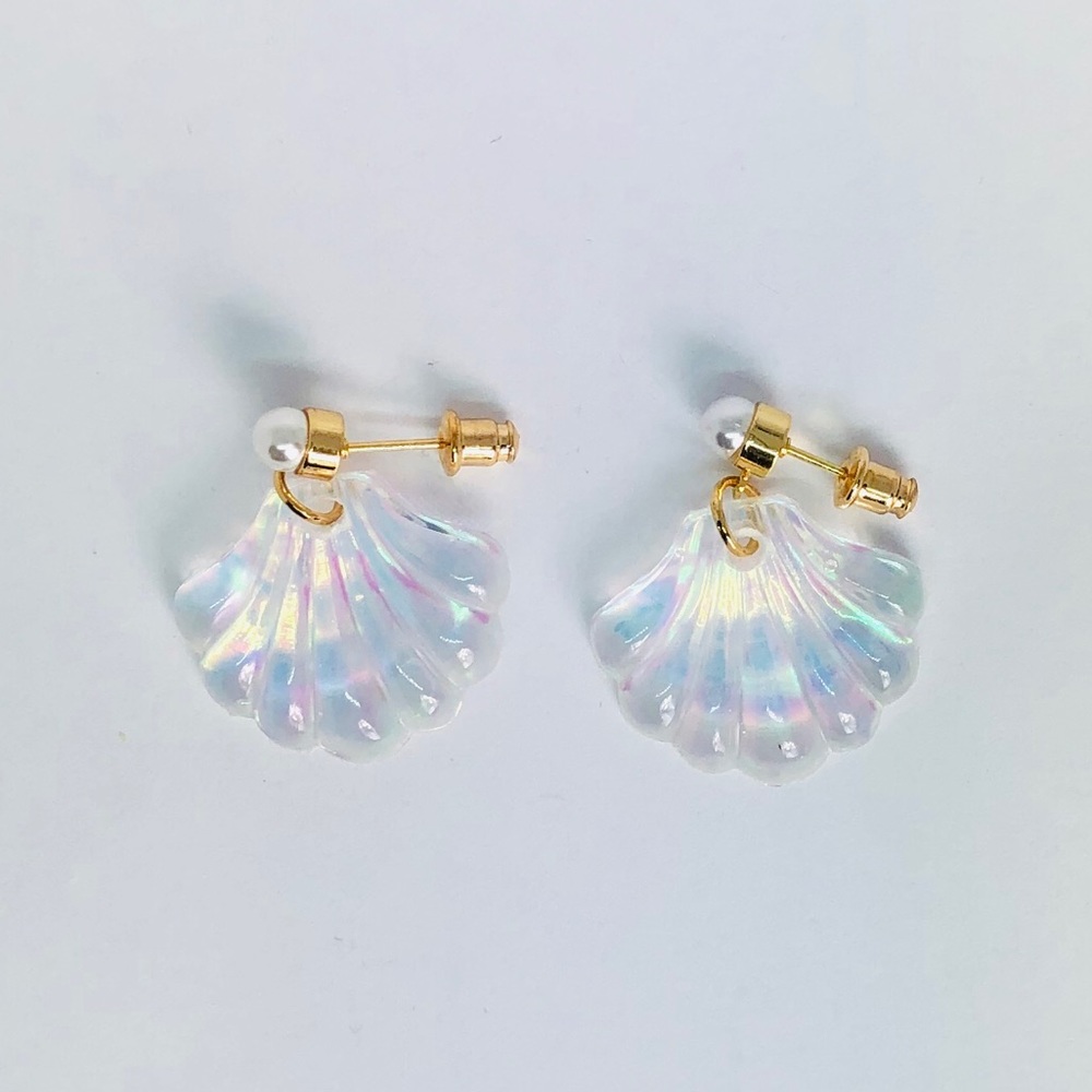 ❤️HP❤️New! Holographic Shell Dangle Pearl Earrings - Picture 1 of 3